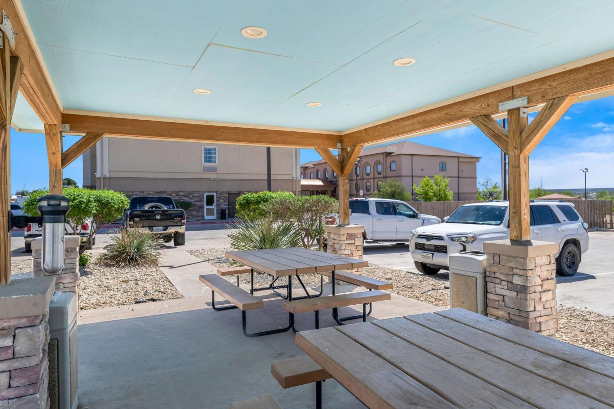 Quality Inn & Suites Big Spring Exteriér fotografie